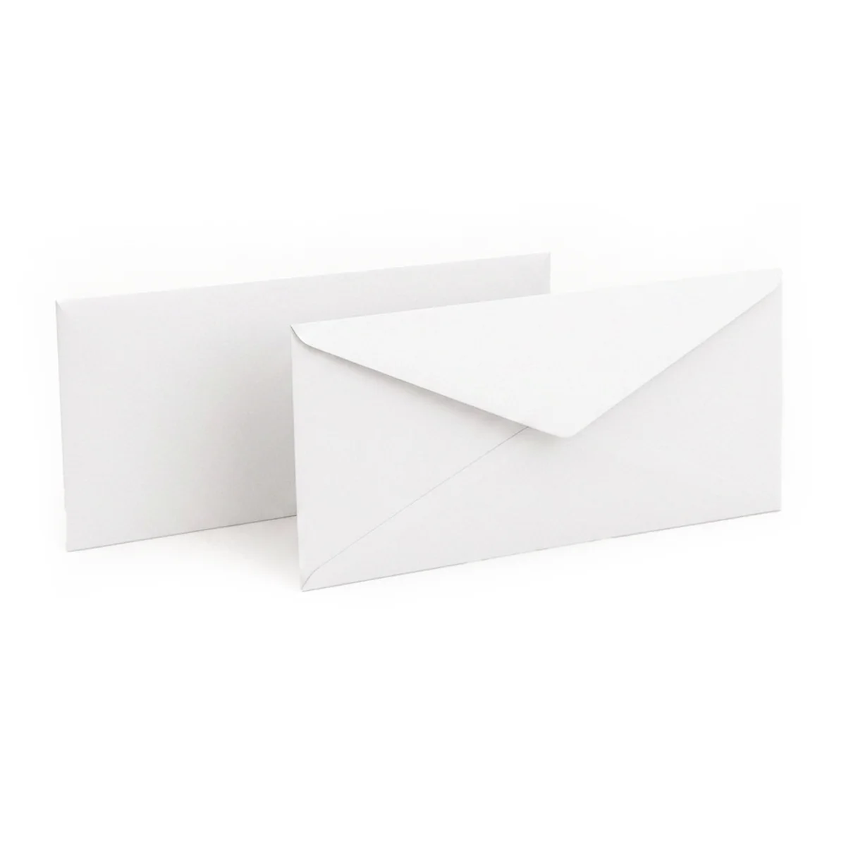 Dwie koperty ozdobne DL na białym tle, widok klapki i tylnej ścianki. Kolor: Biały, papier 115 g/m².