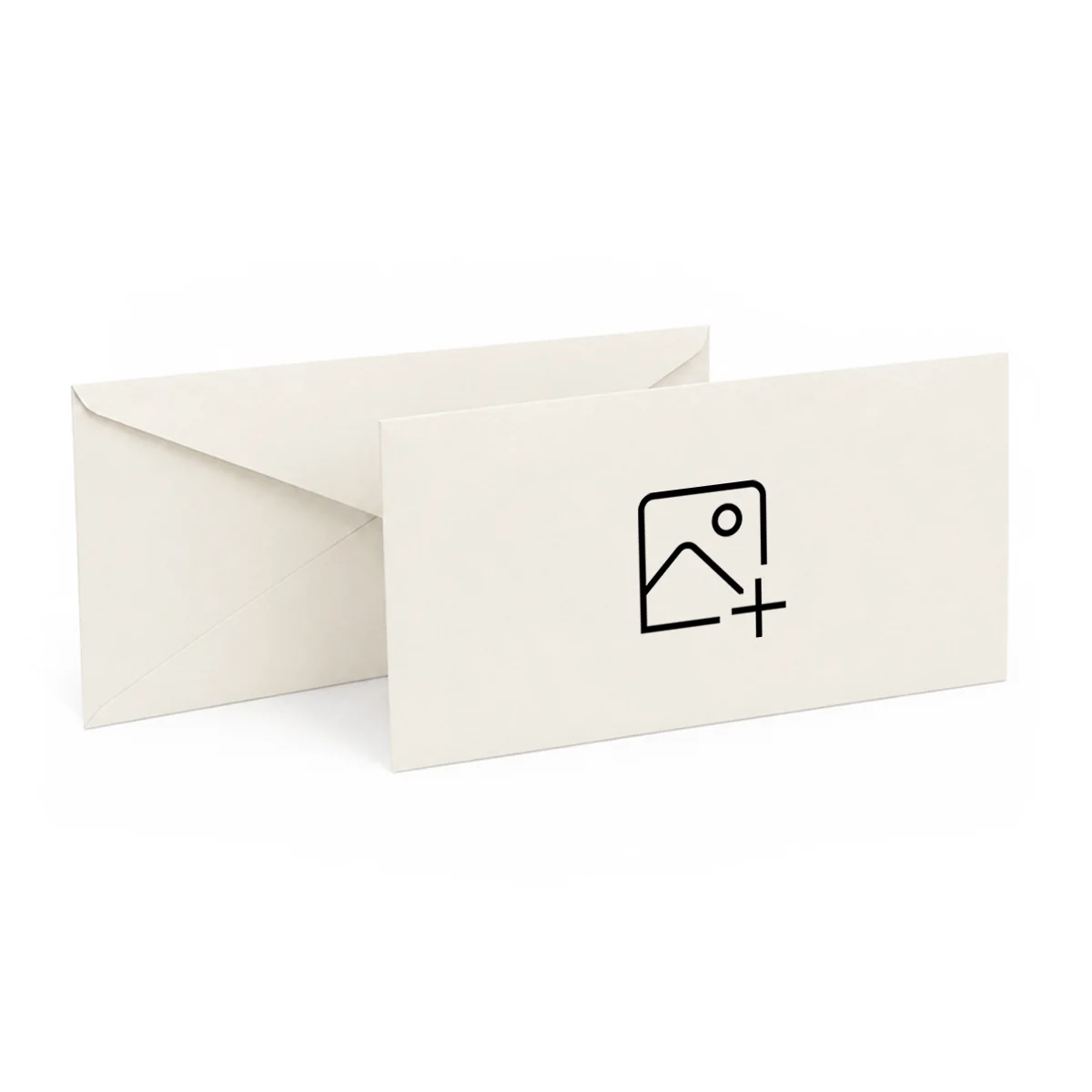 Dwie koperty ozdobne DL na białym tle, na przedniej zaznaczone pole nadruku logo. Kolor: Ecru, papier 115 g/m².